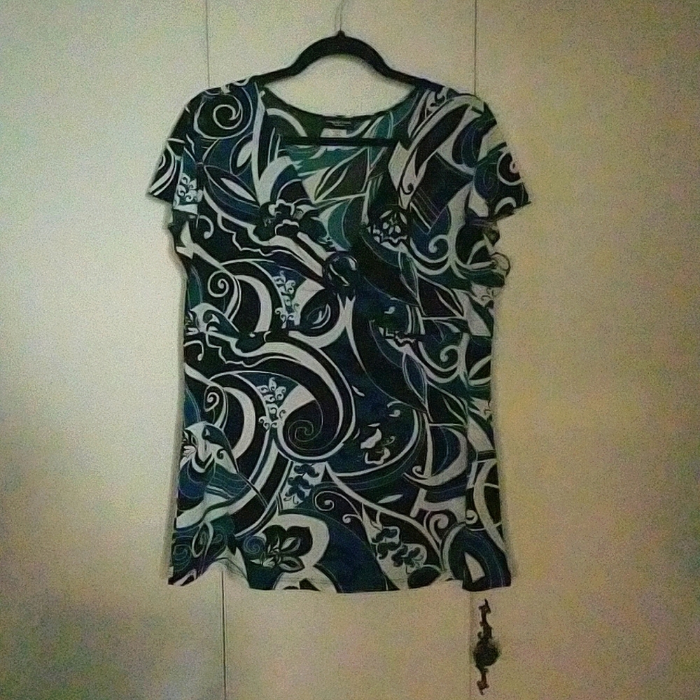 Plus size 2X short sleeved top, Turquoise, Black and White!